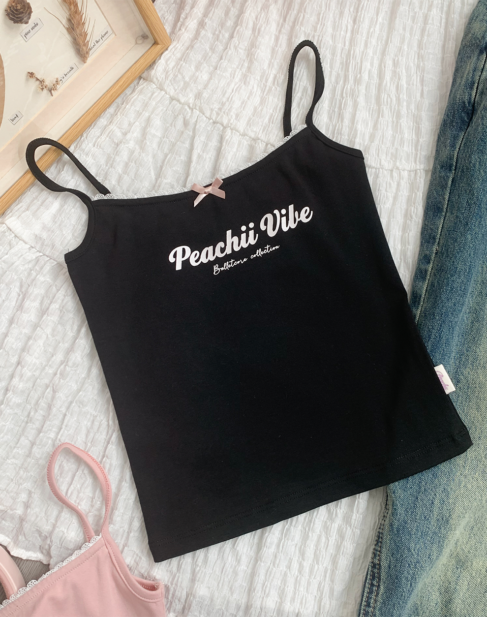 Peachii’s Printed Logo Lace Sleeveless Top black EA1240