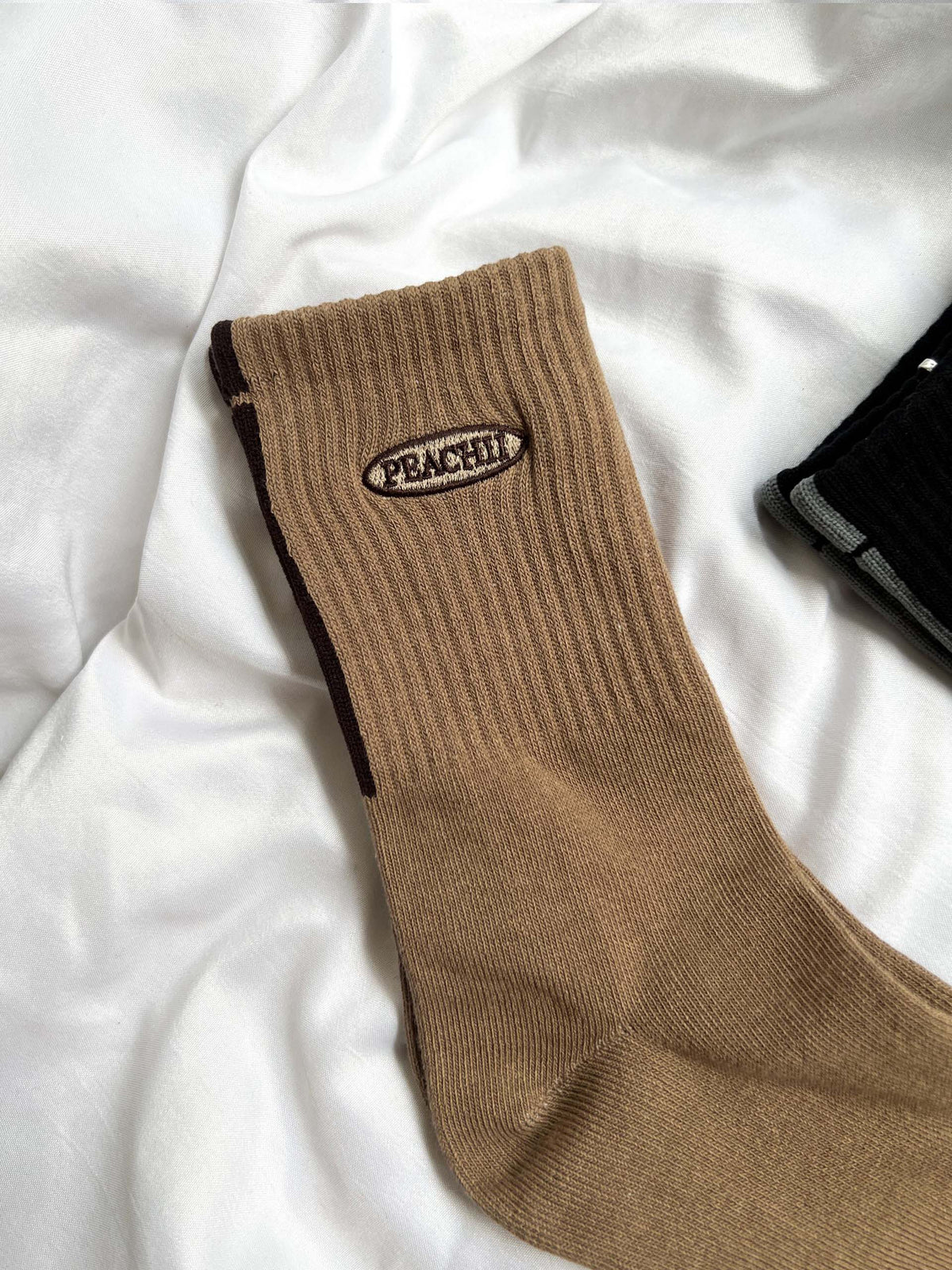 Peachii Logo Embroidered Socks Khaki EA9315