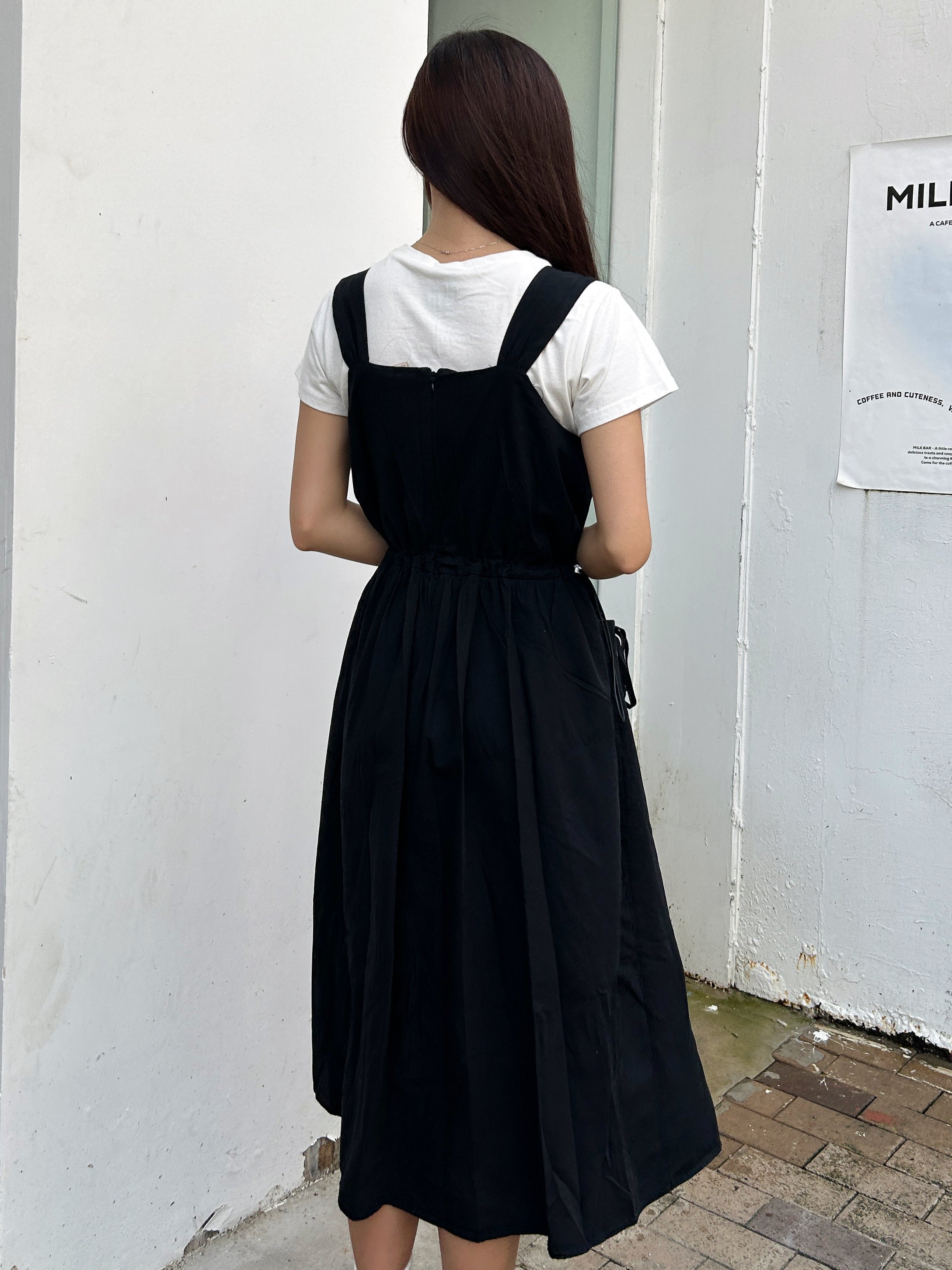 【買一送一】Peachii Casual  solid Drawstring Pleased Suspenders Midi Dress Black EA2396