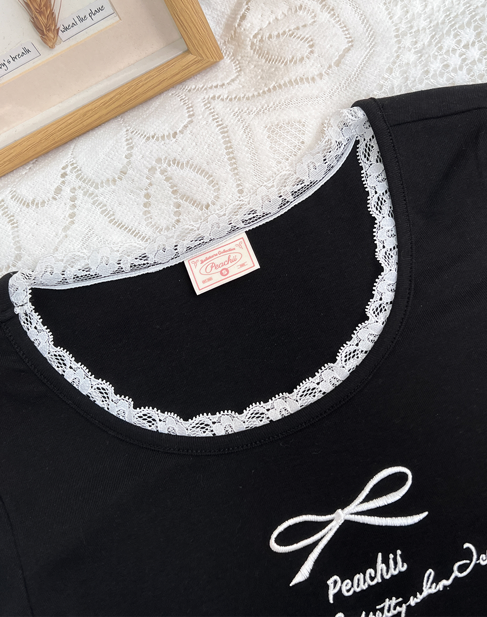 【買一送一】Peachii Embroidered Ribbon Logo Lace Top  Black ea1249