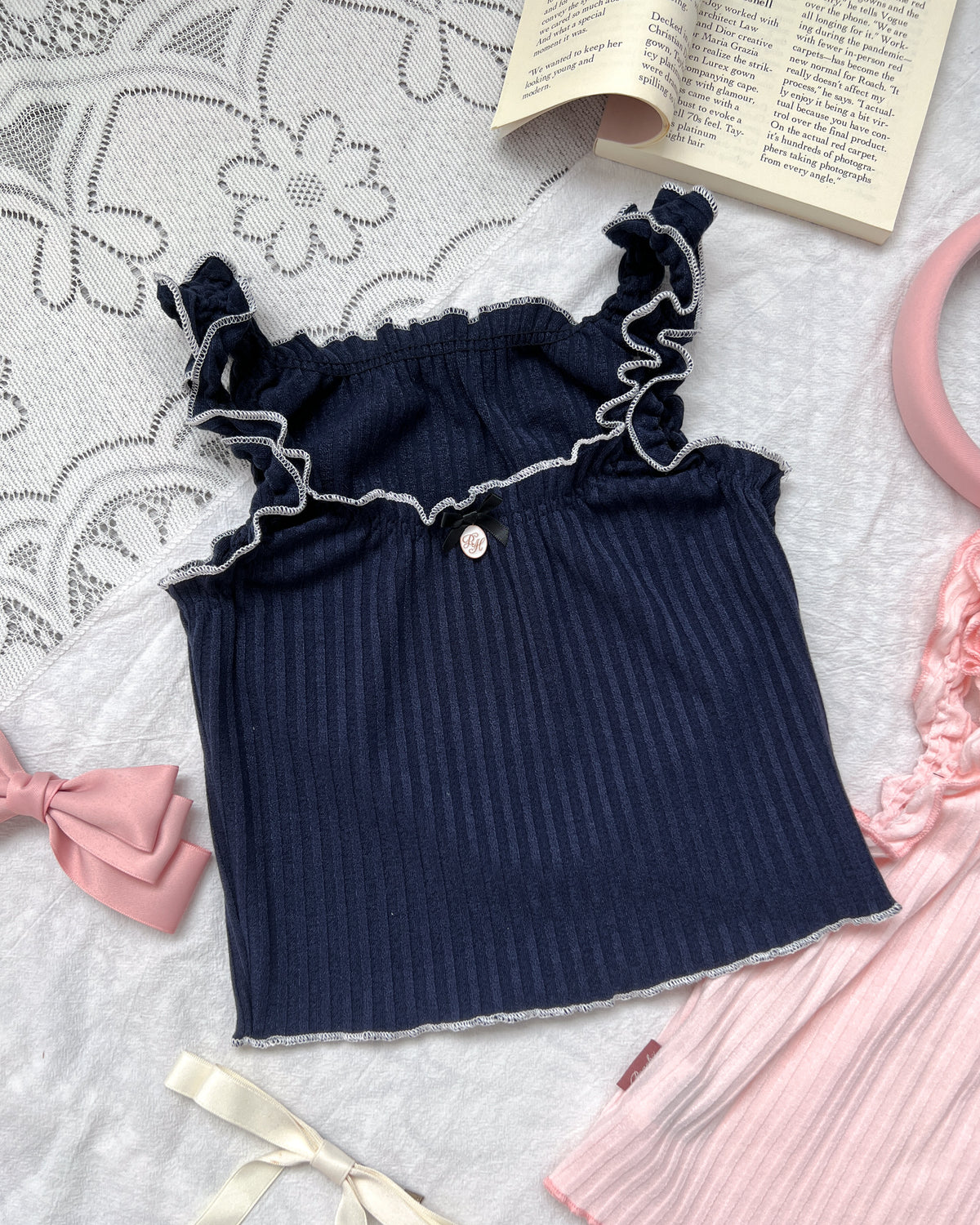 【買一送一】Peachii Iron Plate Logo Ruffles Top Navy EA1250