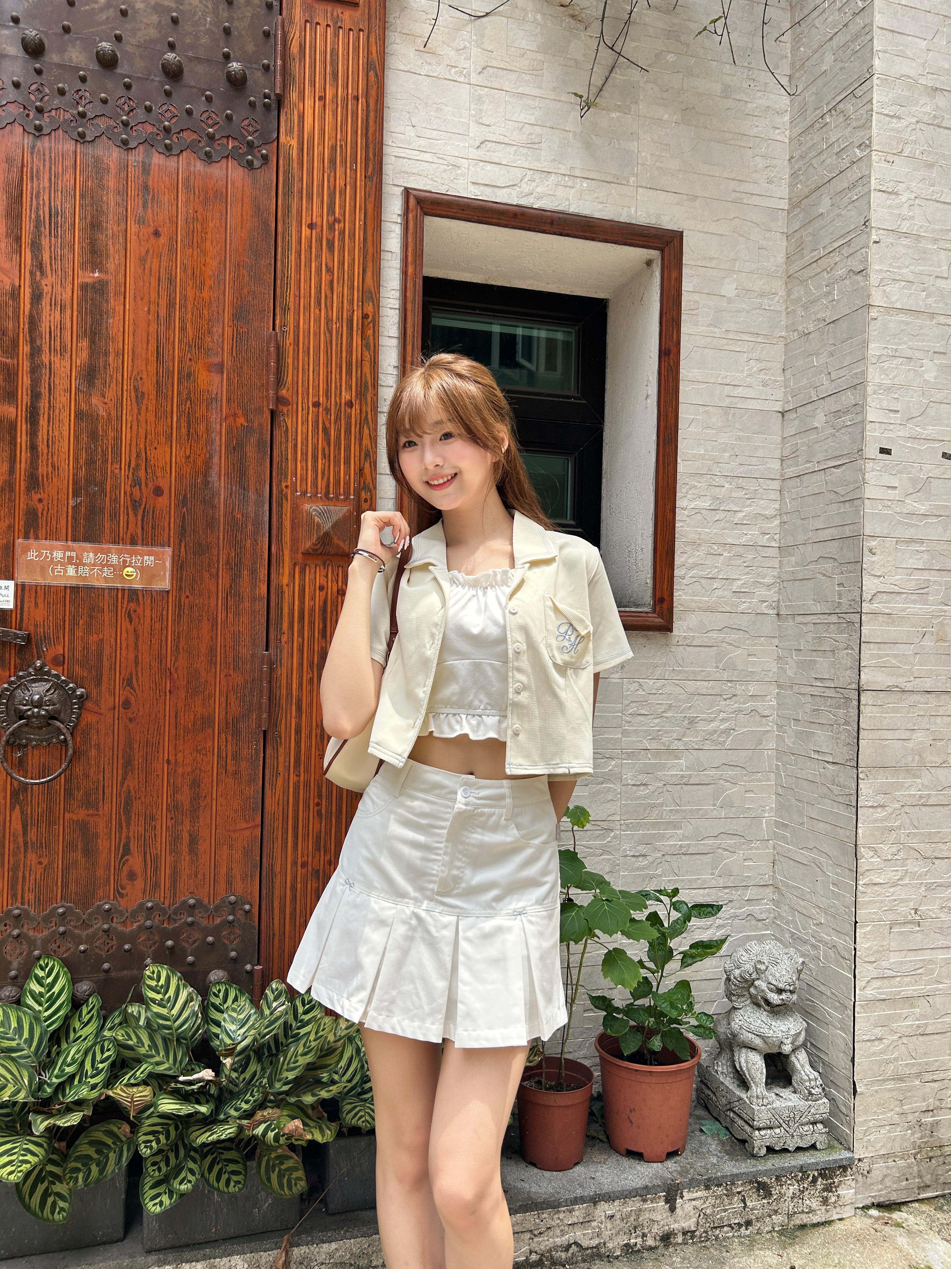 【買一送一】Peachii Flossy Flower Shirts Beige EA1241